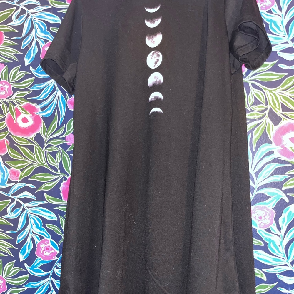 Black Moon Phase Graphic T-Shirt dress